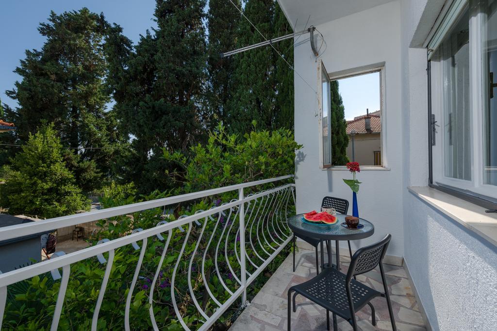 Garden Apartment Kastela Phòng bức ảnh