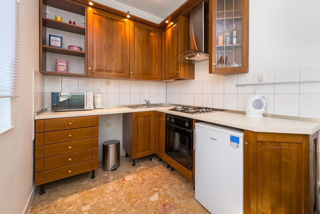 Garden Apartment Kastela Phòng bức ảnh
