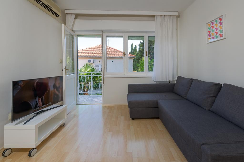 Garden Apartment Kastela Phòng bức ảnh