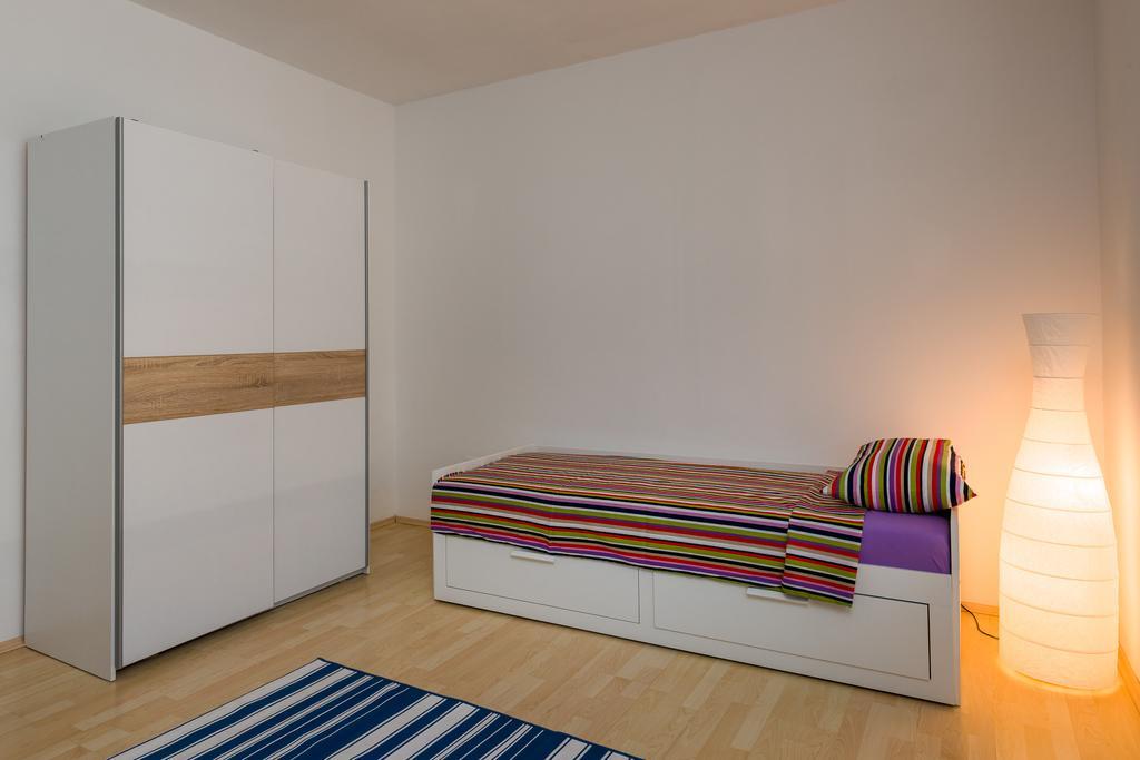 Garden Apartment Kastela Phòng bức ảnh