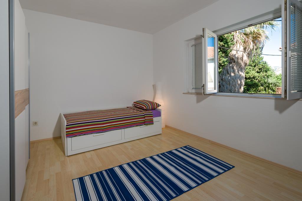Garden Apartment Kastela Phòng bức ảnh