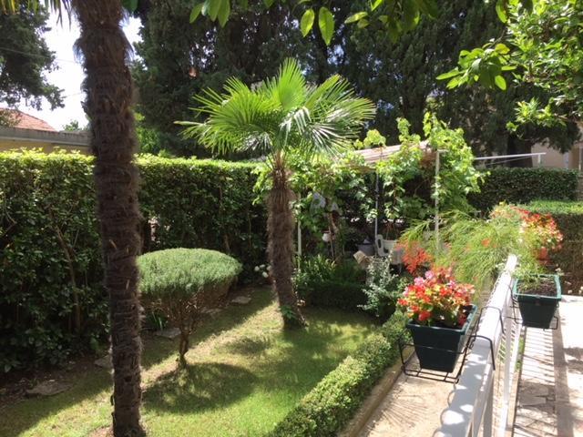 Garden Apartment Kastela Ngoại thất bức ảnh